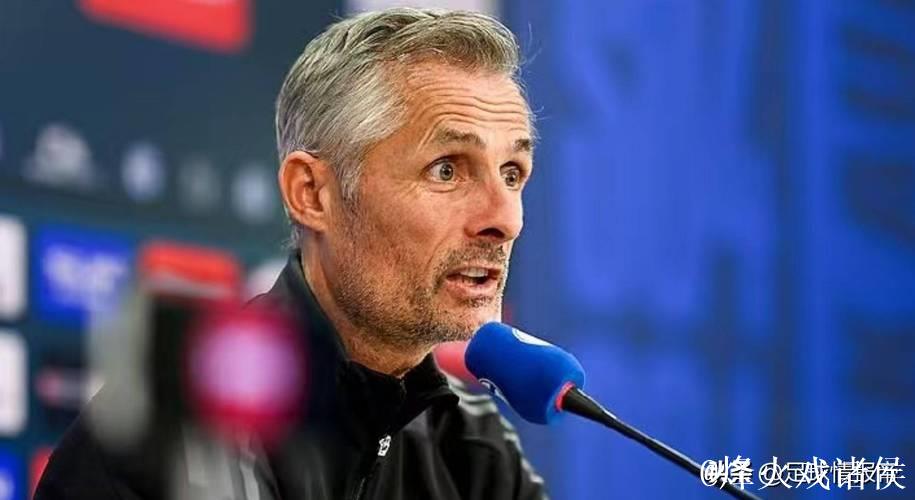 沙尔克04状态低迷 体育总监发声支持主帅